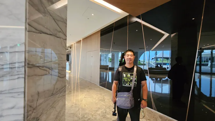 都是大理石!看起來真的好高級!黑色牆面也很前衛!