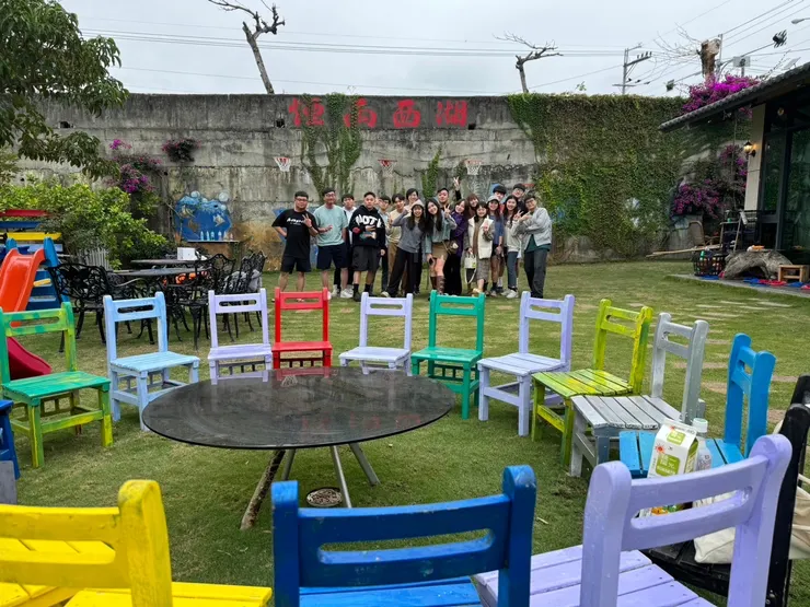 / 老闆幫拍 但一定會有椅子的超鬧視角 /