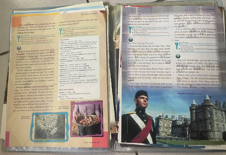 這是我一頁一頁，從《空中英語教室》雜誌上撕下來的，保存在文件夾裡。