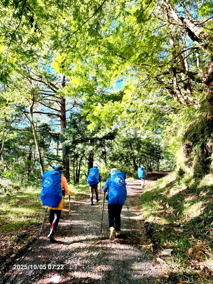 以雙腳完成大鹿林道的隊友(照片為隊友提供)