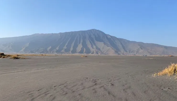 布羅莫火山近照