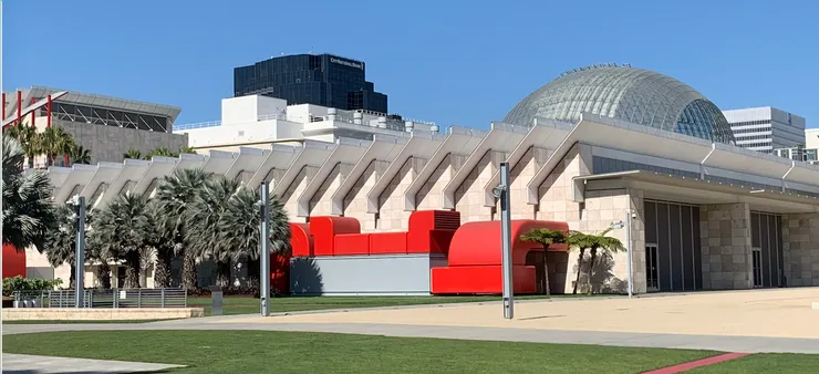 LACMA 戶外區有不少區域很值得拍照。