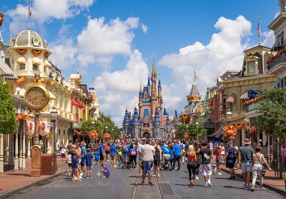 不少人會利用Labor Day長週末前往Disney樂園(圖片來源:Disney Tourist Blog)