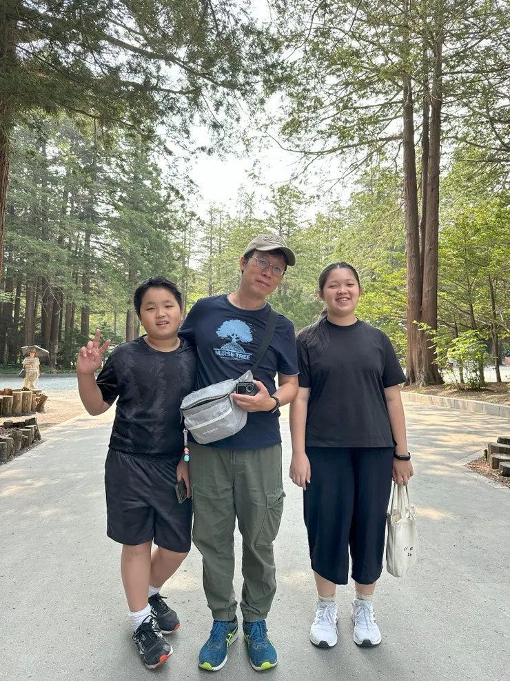 今天衣服的顏色都是深色，代表心情?