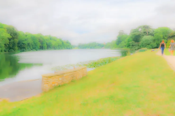 布雷尼宮後花園一景