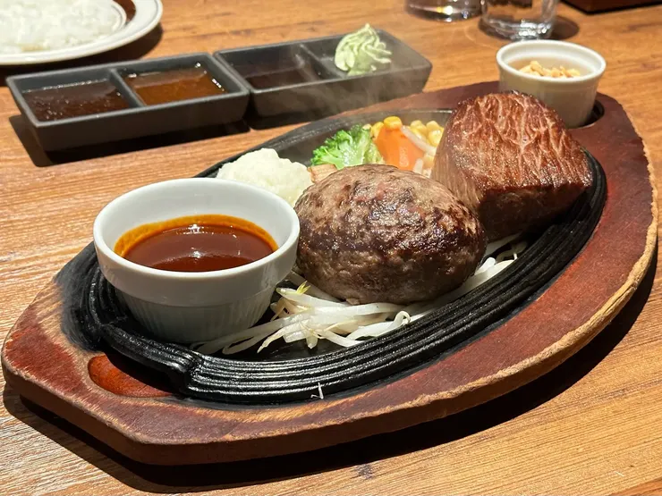 這客就是イチボステーキコンボ，加錢可以配白飯、湯及飲品。