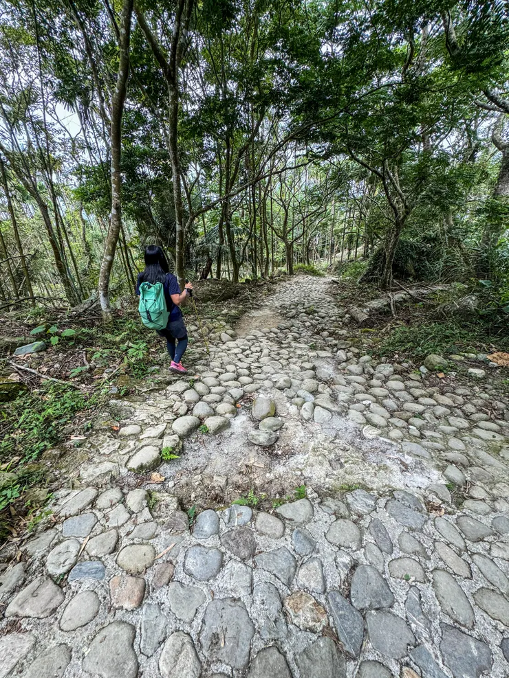 大凍山知名的石頭路