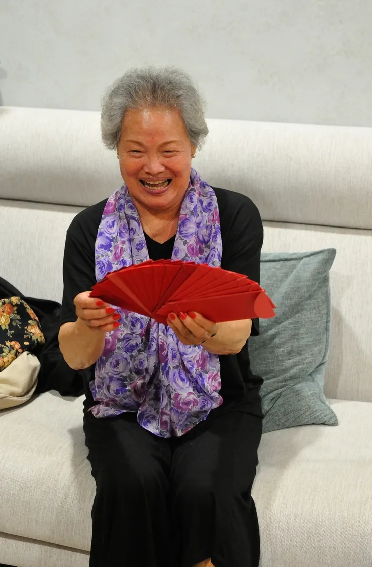 【圍爐後快發壓歲錢阿祖方覺圓滿】