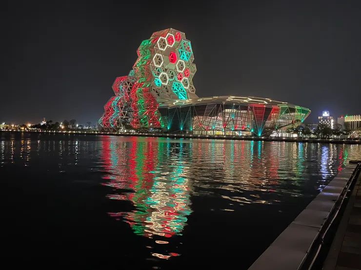 夜遊高雄,高雄流行音樂中心,夜景。