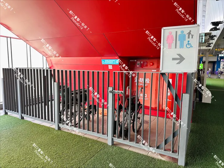除了主展館可以借用嬰兒車跟輪椅外，桃園捷運也可以借輪椅。