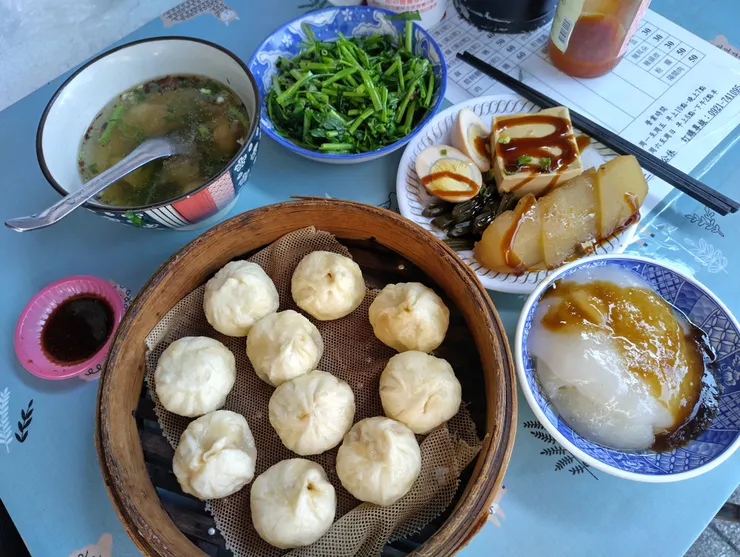 一桌菜色只要300