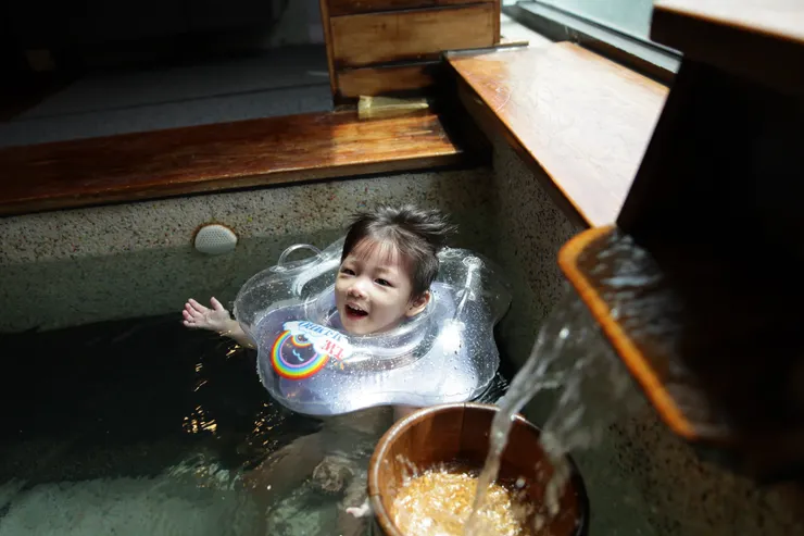 20130817兩歲兩個月的祐在這時很會笑了，雖不若常兒簡單，但已能透過逗弄讓他露出笑顏。♥️