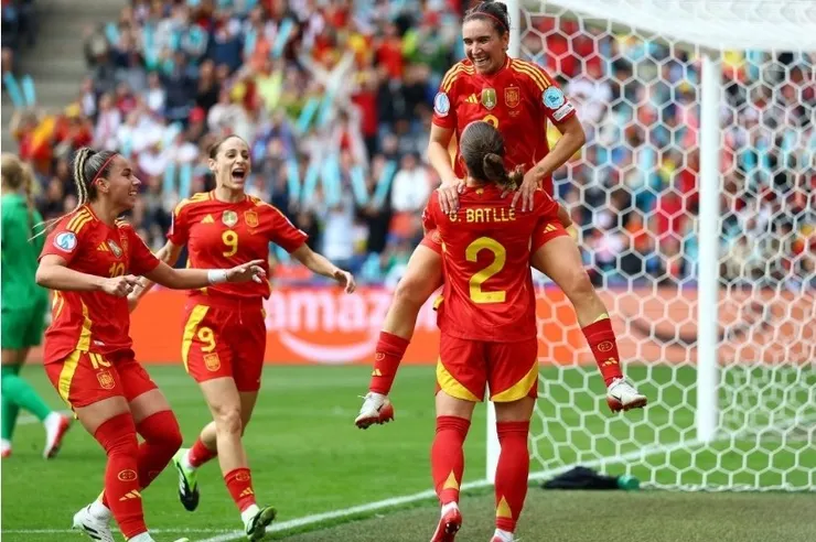 卡丹堤跳頂破網助西班牙領先1:0