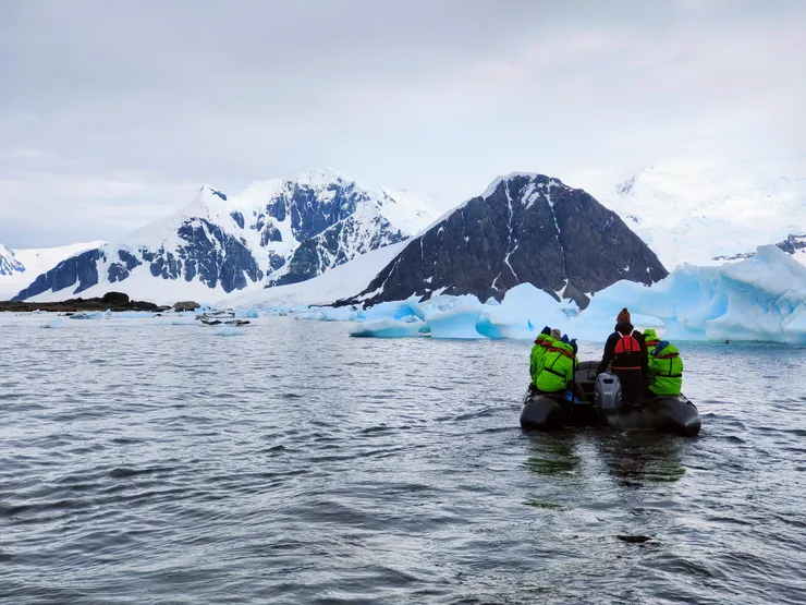 出發往Lagoon island周邊巡航。