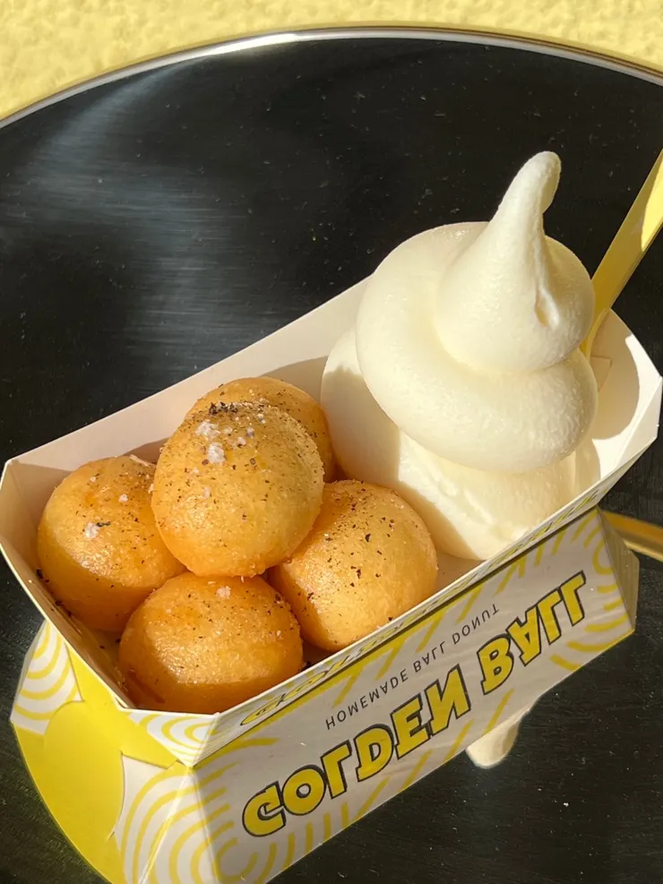 with ICE CREAM | 圖片來源NAVER地圖店家登錄