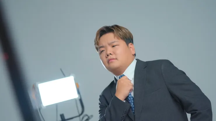 兩面三刀的「小人」行角色。(Source : Netflix)