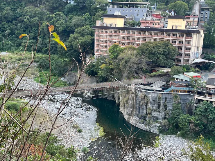 捎來步道上俯瞰谷關吊橋