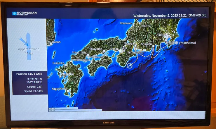 艙房電視（輪播船舶即時動態資訊）