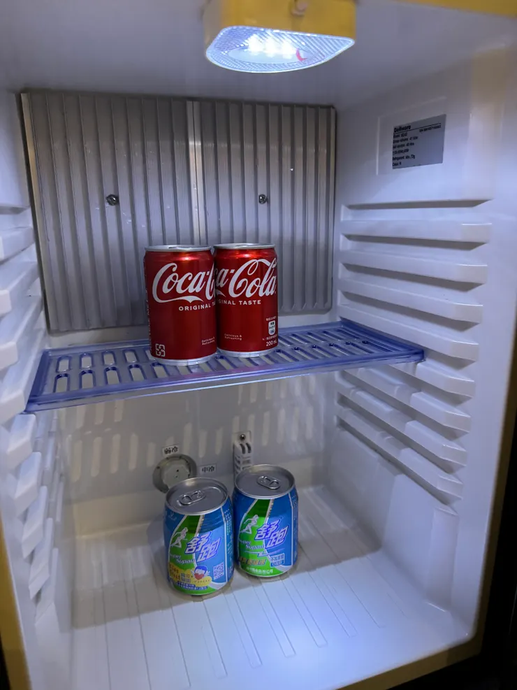 冰箱的冷度最好是手動調整一下不然不夠冰