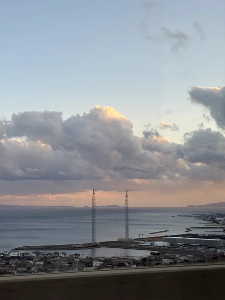 從高速公路上拍攝的淡路島市區