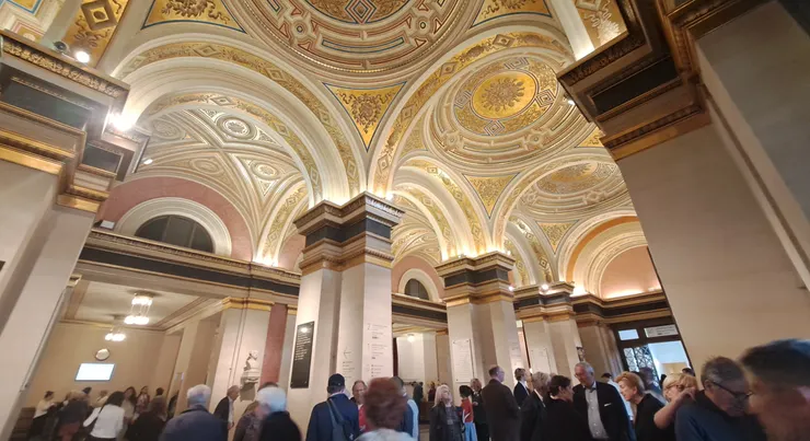 音樂會一樓大廳進場