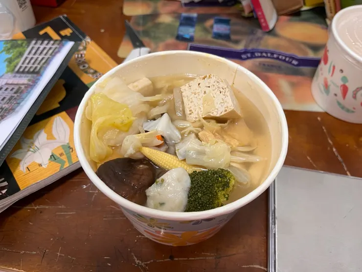 料很豐富的素食火鍋。