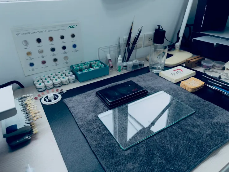 大安渥爾牙醫診所：一顆假牙的誕生，就是一件藝術品的誕生，牙技中心的秘密！