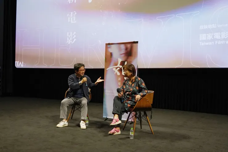 國家影視聽中心董事長褚明仁，與《殺夫》作者李昂。