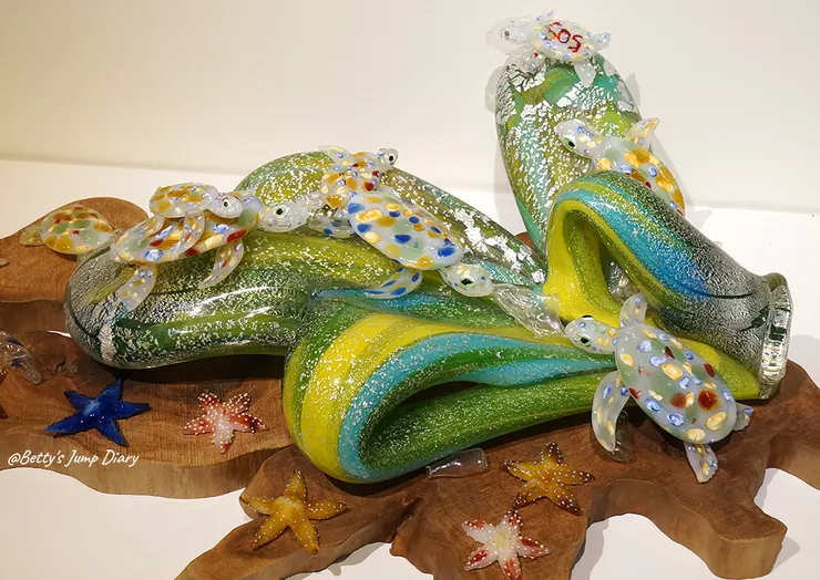 ▲新竹市玻璃工藝博物館-「時光璃影」聯展/圖片來源:Betty's Jump Diary