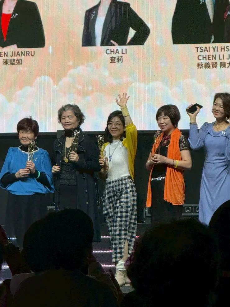 感恩還能獲得妮芙露公司的百萬業績獎與招待馬來西亞榮耀之旅