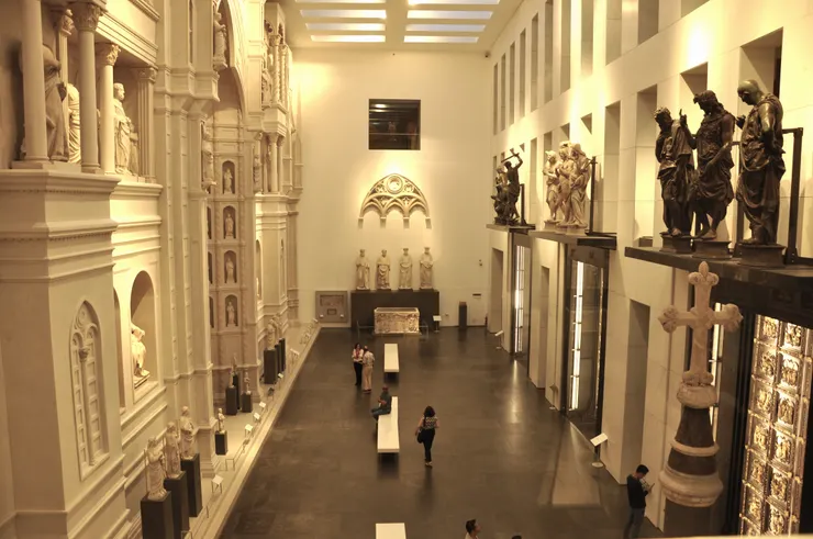 一樓所展出的雕像