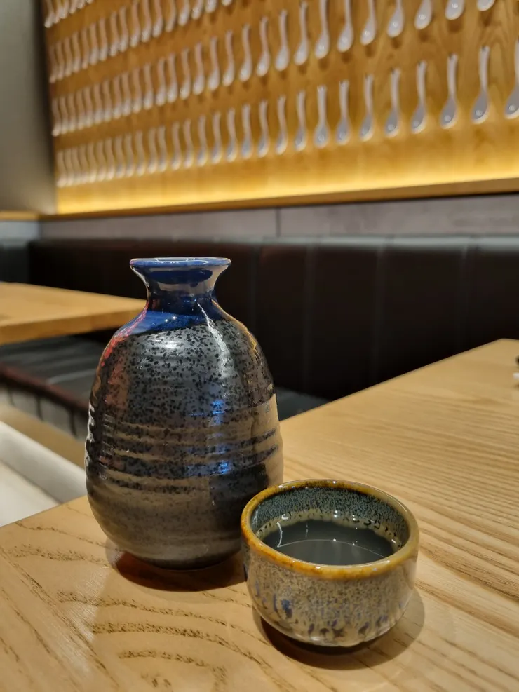 90ml 的柚子酒，約4小杯的量＄9(約台幣＄162)