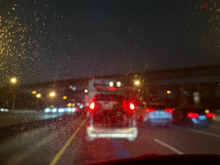 2025/12/12 後車廂打開的車