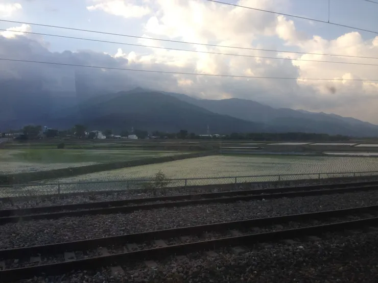 前往台東的火車上，沿路風光