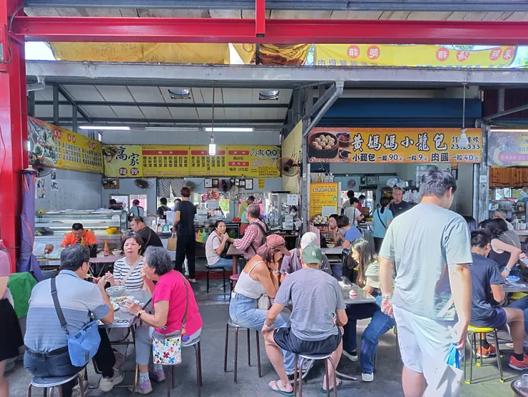 中興新村第三市場人潮絡繹不絕