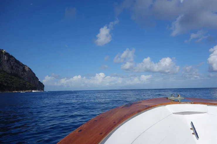 坐船吹海風，享受這個美景