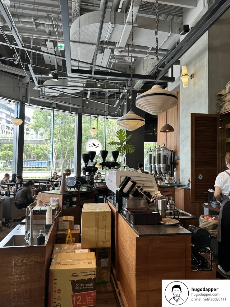 南港 Coppii Lumii living coffee 