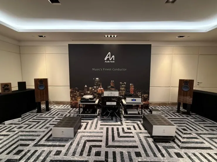 ▲名振音響展出來自英國的極簡派真空管音響代表品牌 Audio Note,現場主打新品「AN-E/SPX Ltd」喇叭