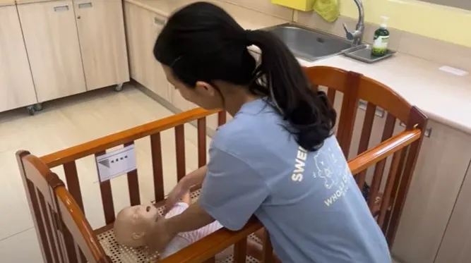 選擇在床上，沒有線的寶寶