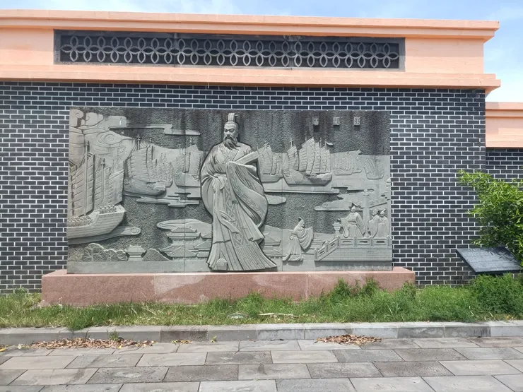 韓中友好的贈與作品，說明當時秦始皇為了長生不老藥，派徐福去濟州島的漢拏山取仙丹