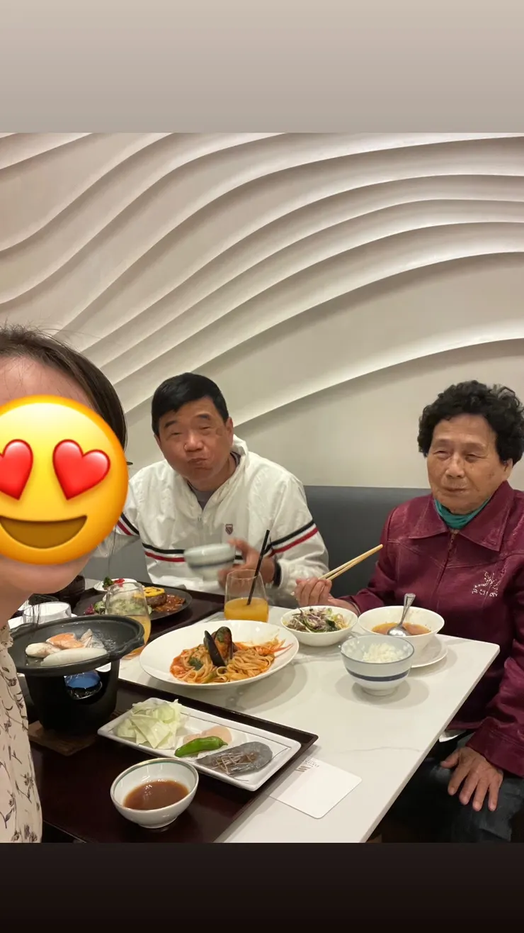 享用飯店的晚餐