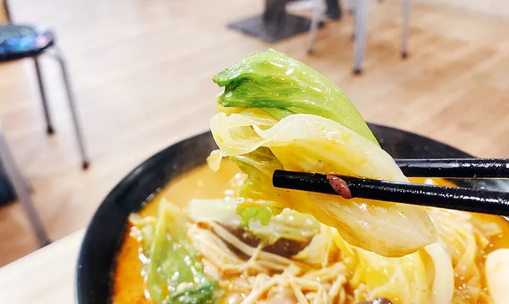 新莊美食推薦2025│四維夜市小吃【辣媽】麻辣/紅燒鴨血臭豆腐（麻辣燙）