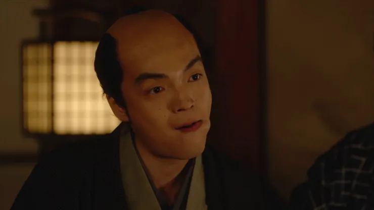 氣到臉歪的春町......