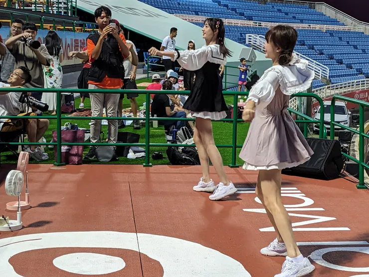 啦啦隊女孩應援