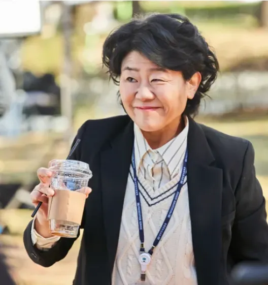 她的日與夜中的李姃垠