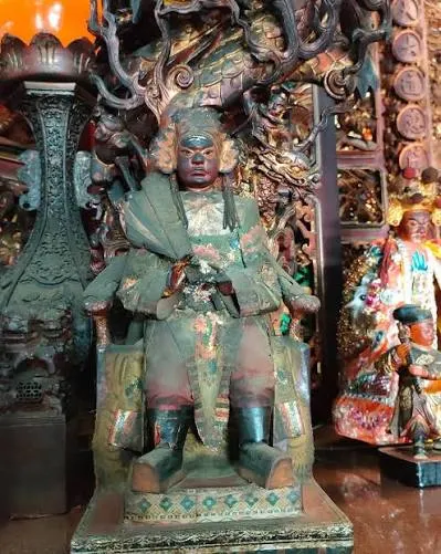 特殊紙雕神像）圖片截圖於網路）