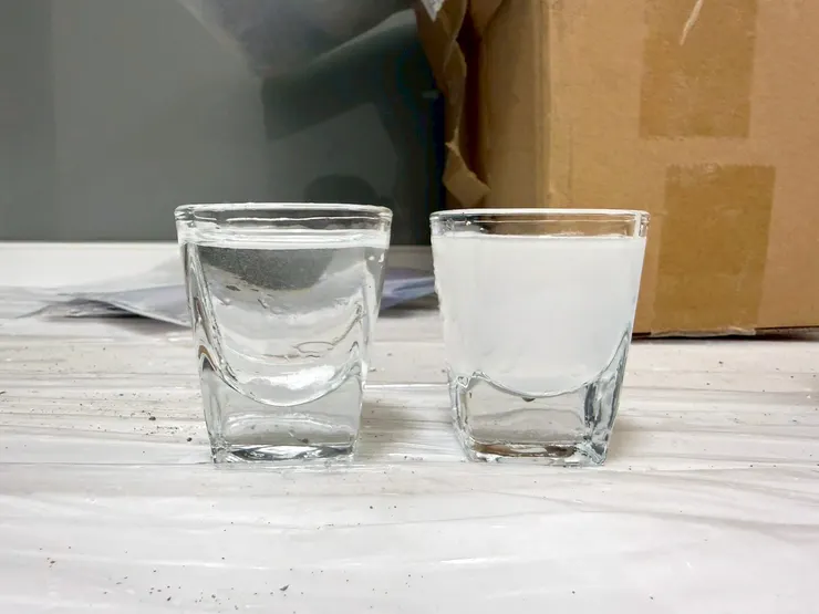 使用測試劑實測硬水軟化前後的明顯對比。