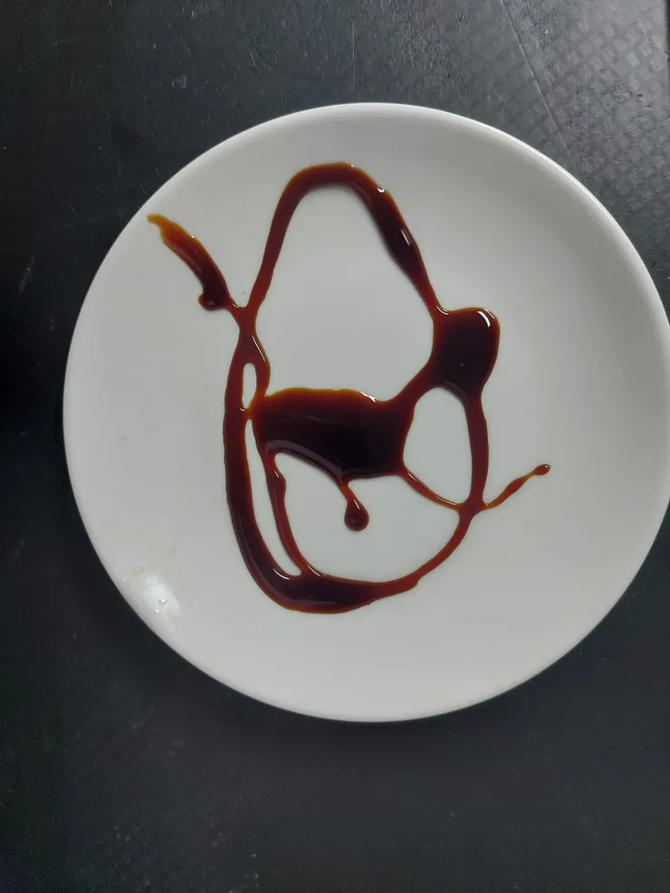 像不像一隻尾巴翹的高高的螞蟻？衹是妹妹說螞蟻有尾巴嗎?