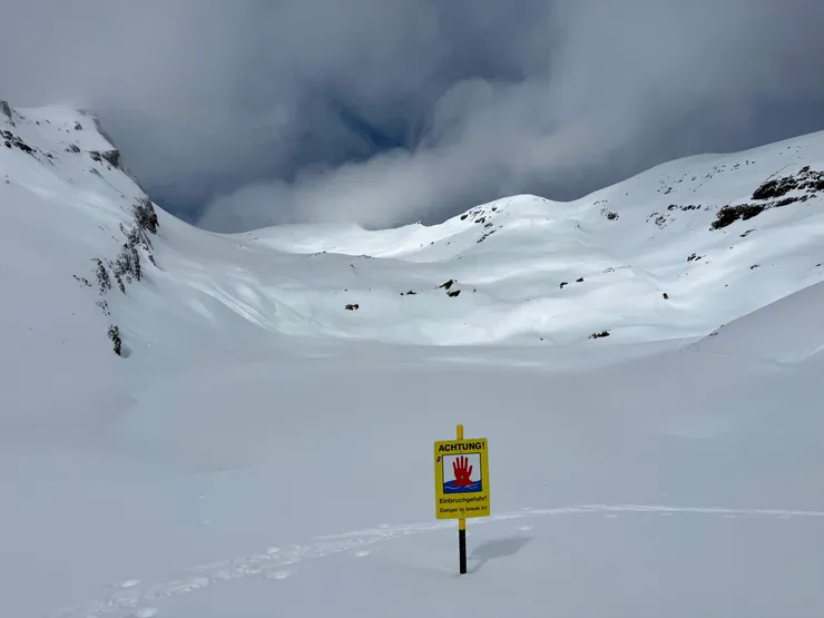 冬季的Bachalpsee就是一片雪白