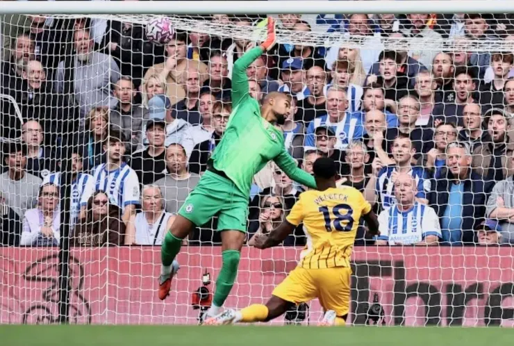 韋碧克快射破網助白禮頓反勝3:1